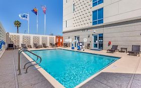 Holiday Inn Express & Suites - Dwtn - State Capitol By Ihg